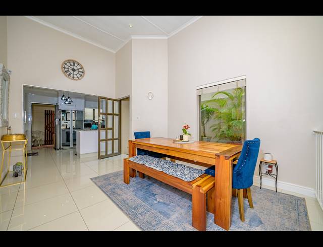 3 BEDROOM TOWNHOUSE FOR SALE IN COWIES HILL